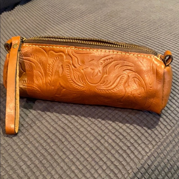 Patricia Nash Wristlet - Picture 2 of 6